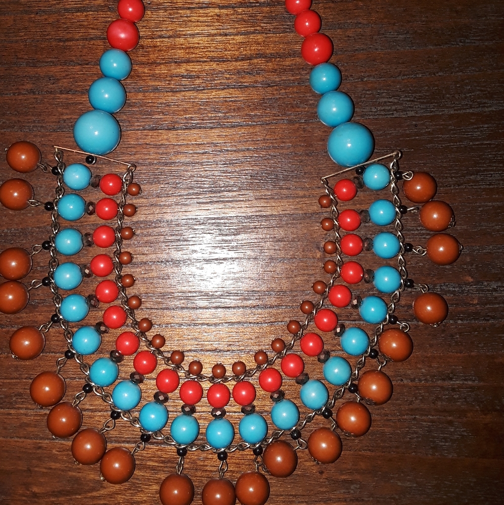 Multi-colored necklace